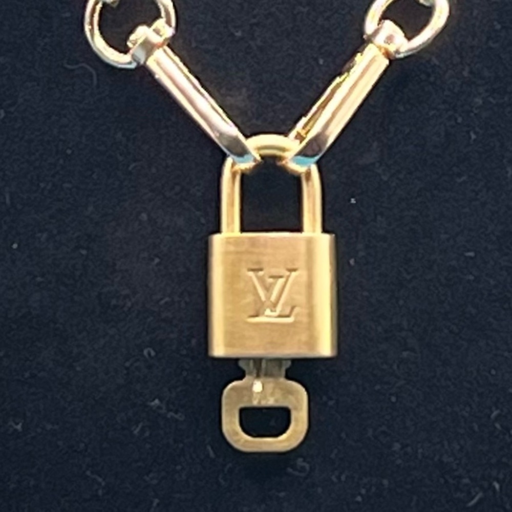 Louis Vuitton Brass Lock & Key #341 Highly Polished on Gold Alloy Choker - Picture 2 of 2